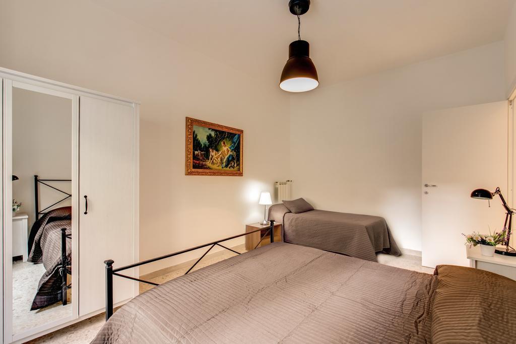 Daisy Guest House Colosseo Ρώμη Δωμάτιο φωτογραφία