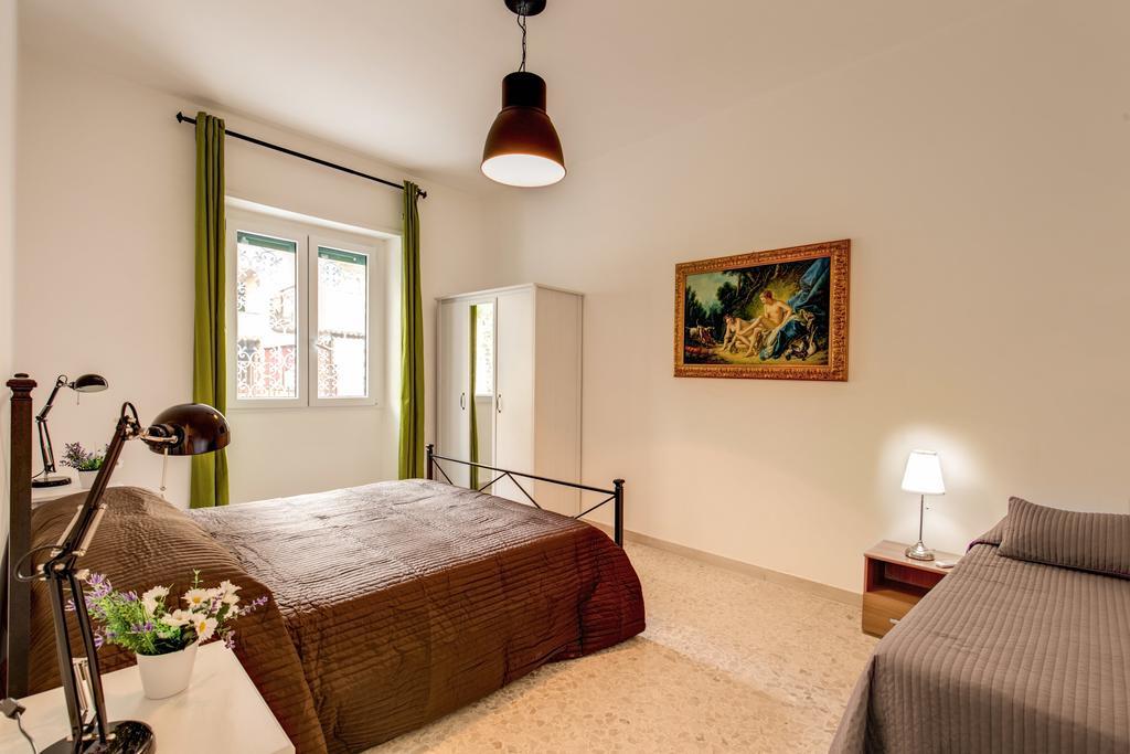 Daisy Guest House Colosseo Ρώμη Δωμάτιο φωτογραφία