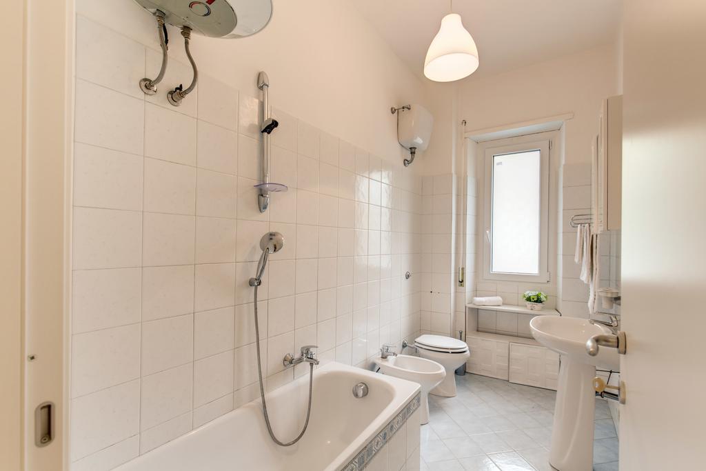 Daisy Guest House Colosseo Ρώμη Δωμάτιο φωτογραφία